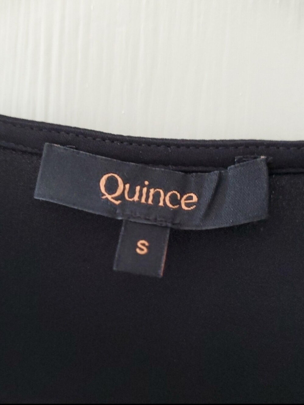 ๐ NWT Quince Washable Stretch Silk Surplice Bodysuit, Black (S) - Picture 10 of 15